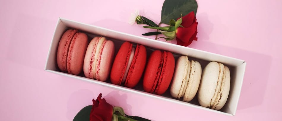Les chocolats et les pâtisseries sont des classiques de la St-Valentin.
