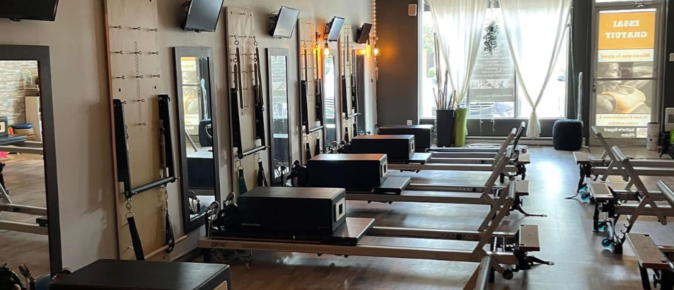 Cours de Pilates en groupe